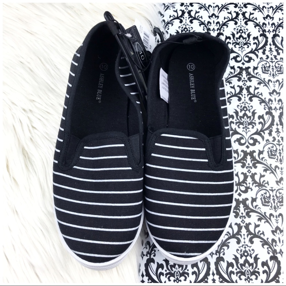 NWT : Ashley Blue : size : 10 : casual black & white striped slip-on flats shoes